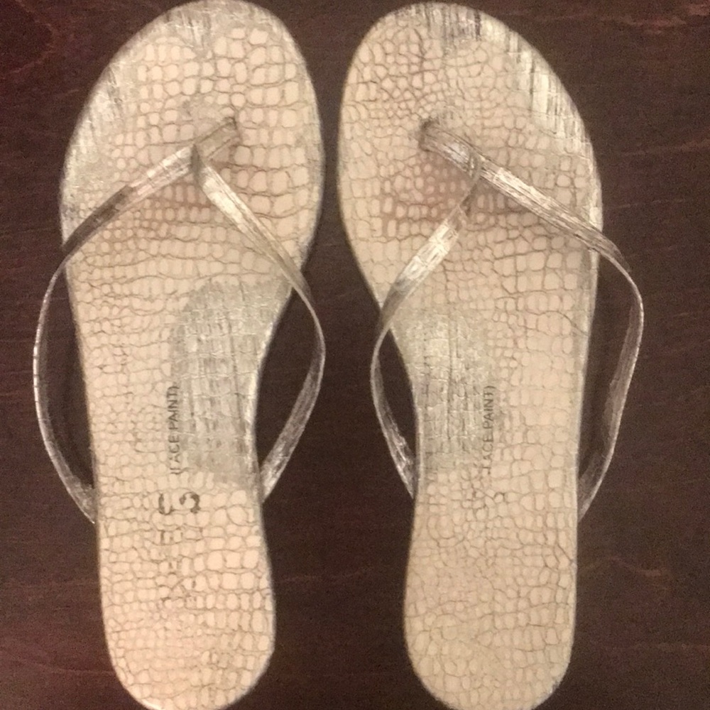 Women’s TKEES flip flops